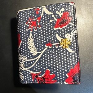 Tory Burch folded wallet, new in perfect condition